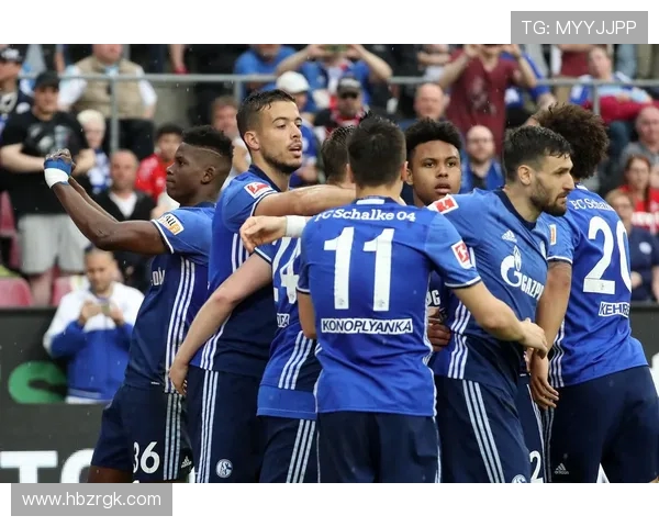 科隆官宣 1000 万欧签 21 岁新星中卫 范登伯格加盟德甲劲旅